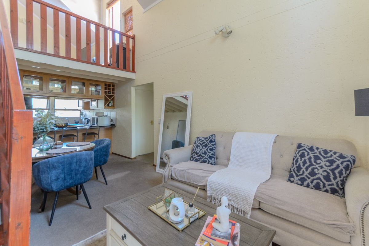 Stunning 2-Bedroom, Loft Apartment in Secure 24-Hour Guarded Estate!  - Photo 5