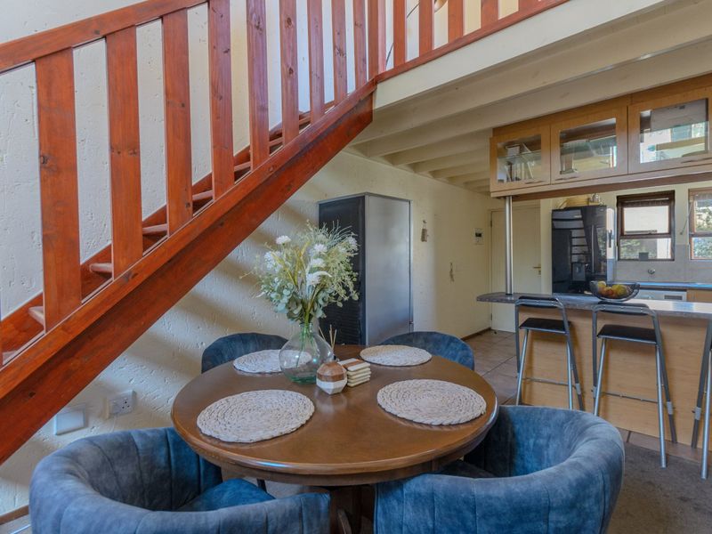 Stunning 2-Bedroom, Loft Apartment in Secure 24-Hour Guarded Estate!  - Photo 6