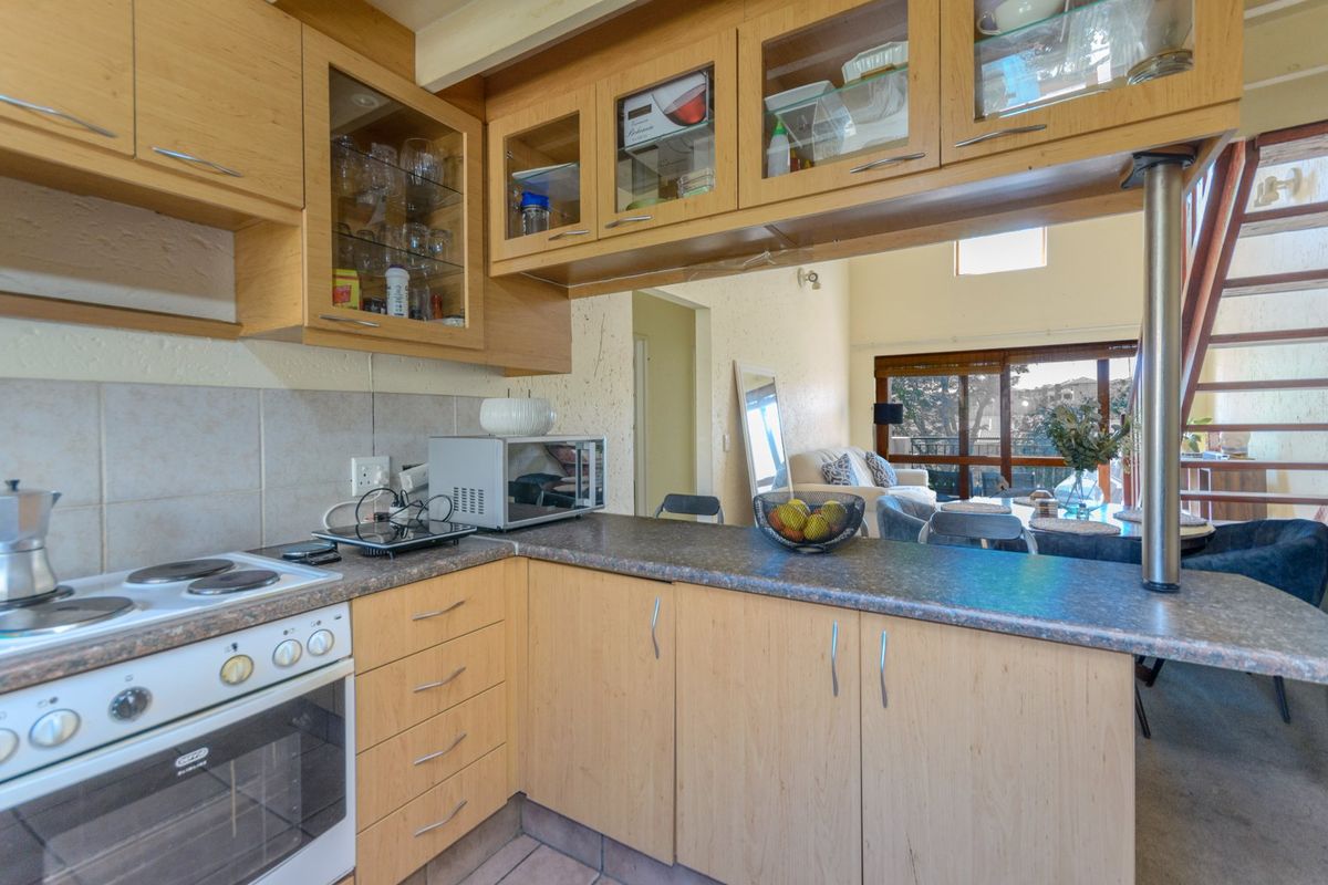 Stunning 2-Bedroom, Loft Apartment in Secure 24-Hour Guarded Estate!  - Photo 3