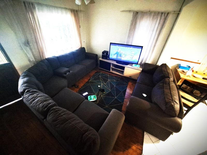 Compact 2 Bedroom home - Photo 8