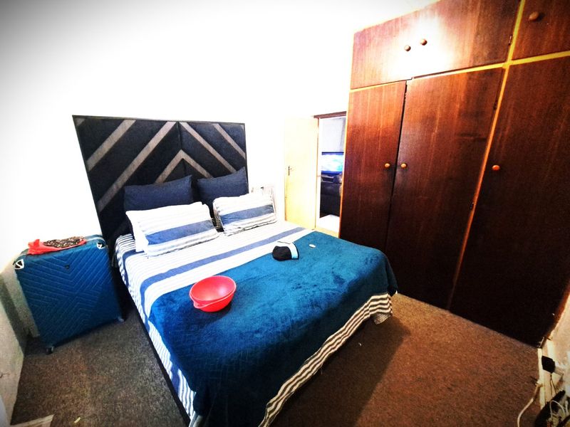 Compact 2 Bedroom home - Photo 6