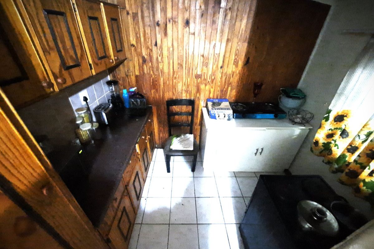 Compact 2 Bedroom home - Photo 4