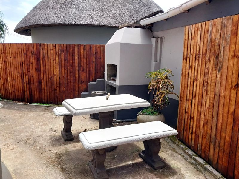 3 BEDROOM UNIT FOR SALE - Photo 3