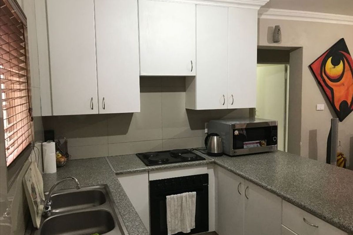 Cozy Home with Essential Amenities - Photo 3