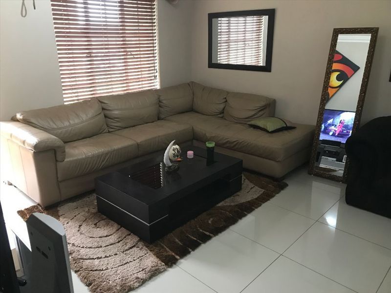 Cozy Home with Essential Amenities - Photo 6