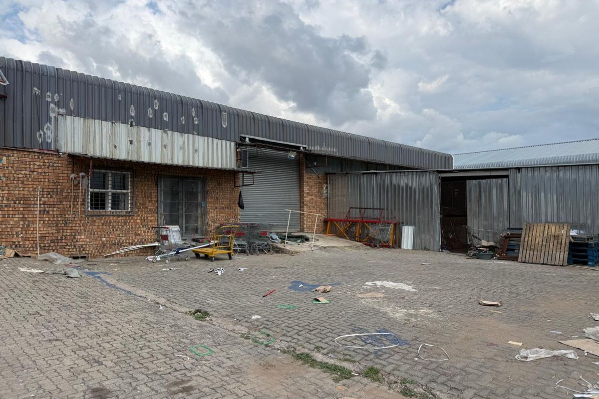 INDUSTRIAL PROPERTY TO LET IN LADINE!!! - Photo 4