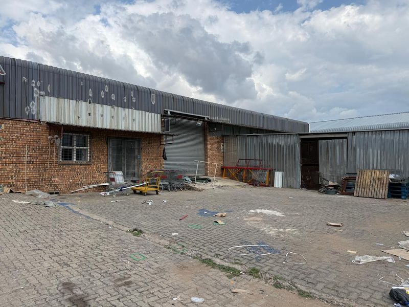 INDUSTRIAL PROPERTY TO LET IN LADINE!!! - Photo 4