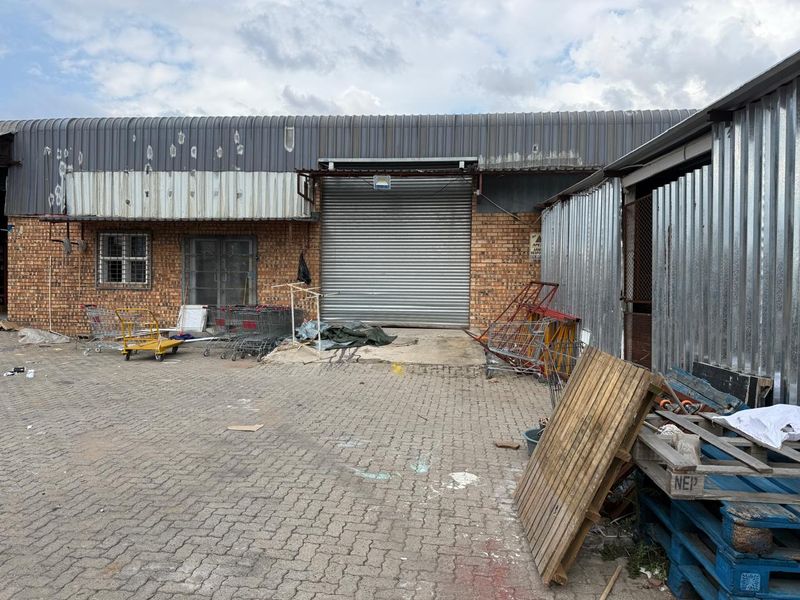 INDUSTRIAL PROPERTY TO LET IN LADINE!!! - Photo 3