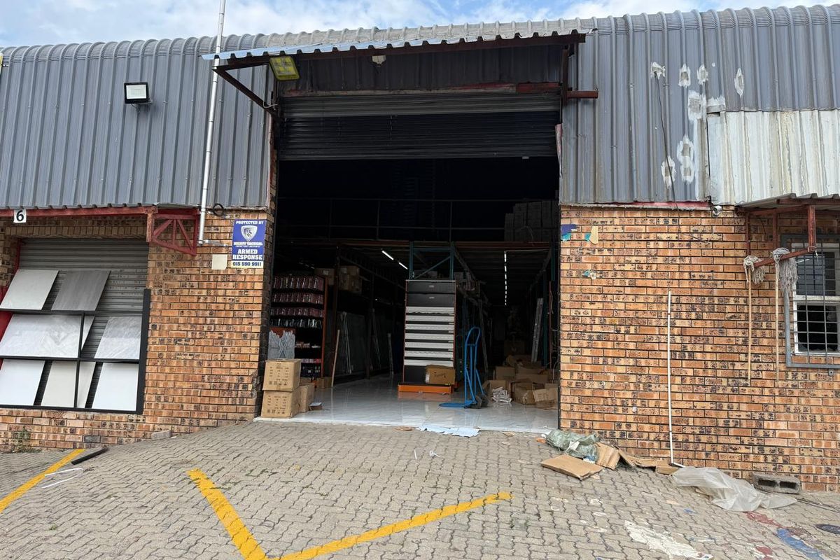 INDUSTRIAL PROPERTY TO LET IN LADINE!!! - Photo 2