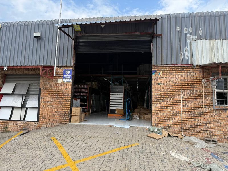 INDUSTRIAL PROPERTY TO LET IN LADINE!!! - Photo 2