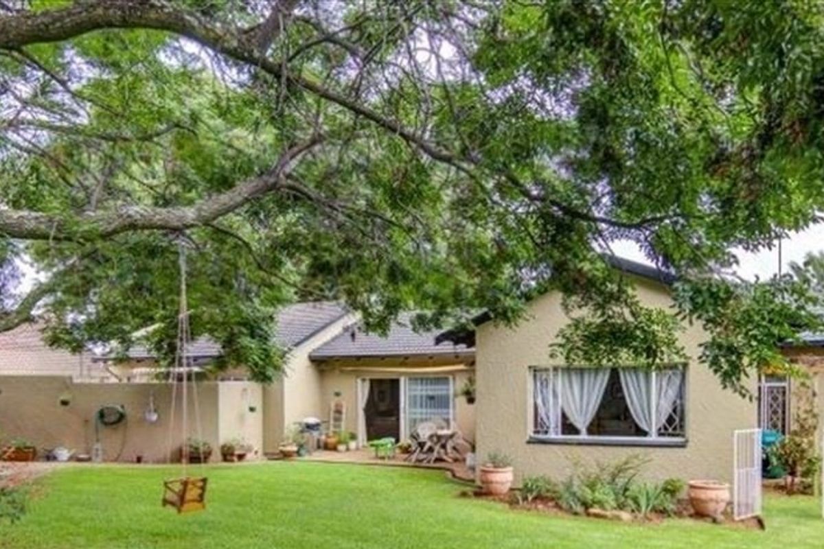 Cozy Family Home with Modern Comforts - Photo 3