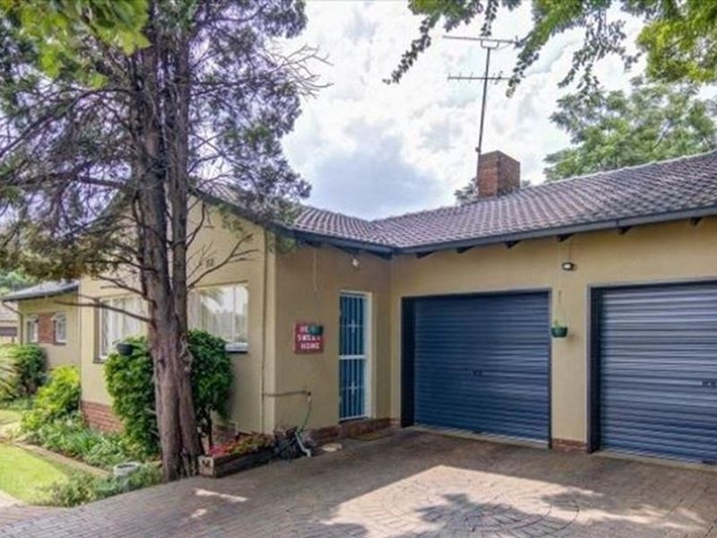 Cozy Family Home with Modern Comforts - Photo 2