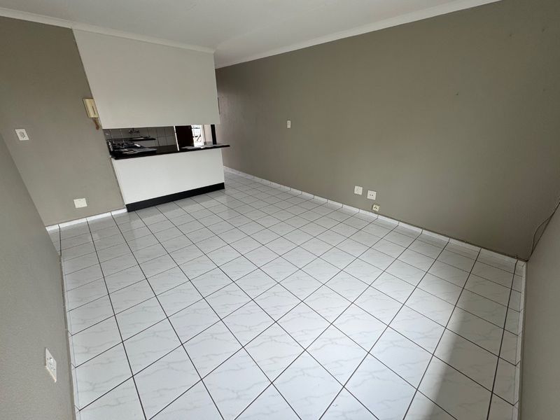 Charming Two-Bedroom Home with Pool - Photo 4