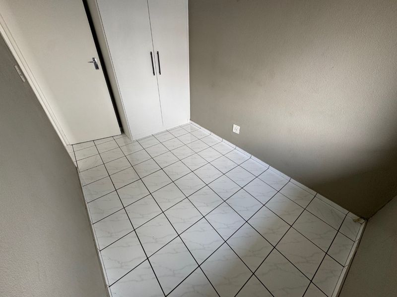 Charming Two-Bedroom Home with Pool - Photo 7