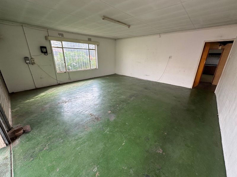 Comfortable Four-Bedroom Home with Ample Storage - Photo 7