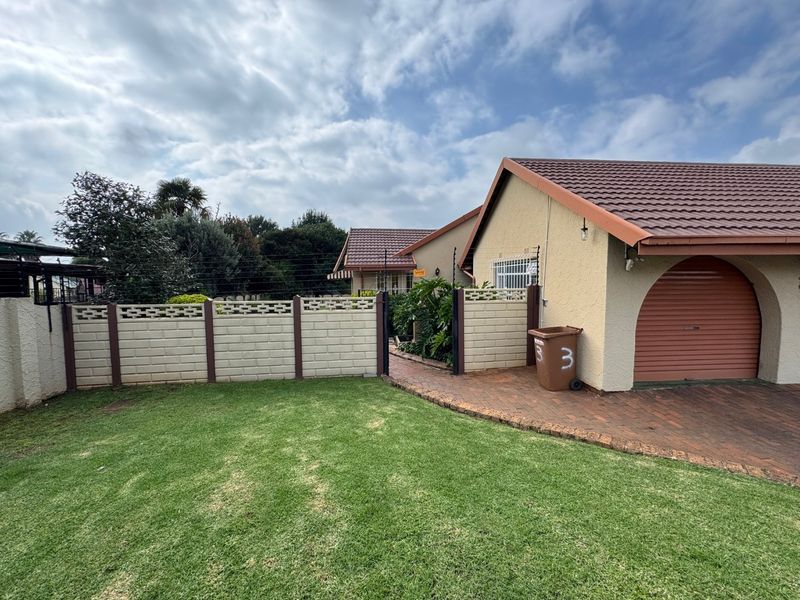 Comfortable Four-Bedroom Home with Ample Storage - Photo 2