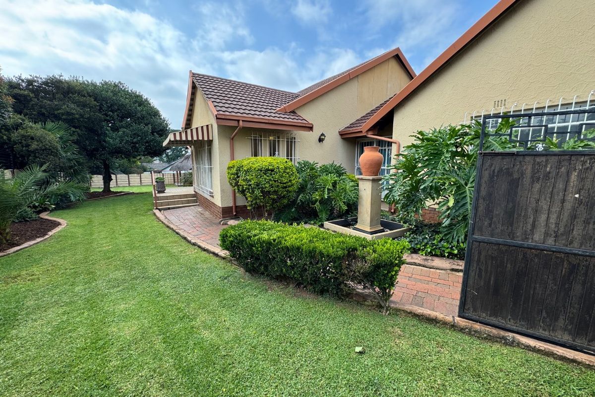 Comfortable Four-Bedroom Home with Ample Storage - Photo 3