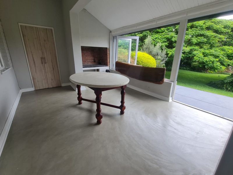 Centrally Located, Newly Renovated, 3 Bedrooms unit - Photo 8
