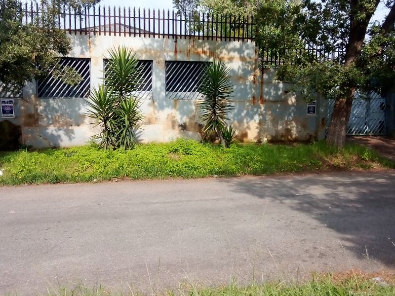 House For Sale/ Business Property  - Photo 2