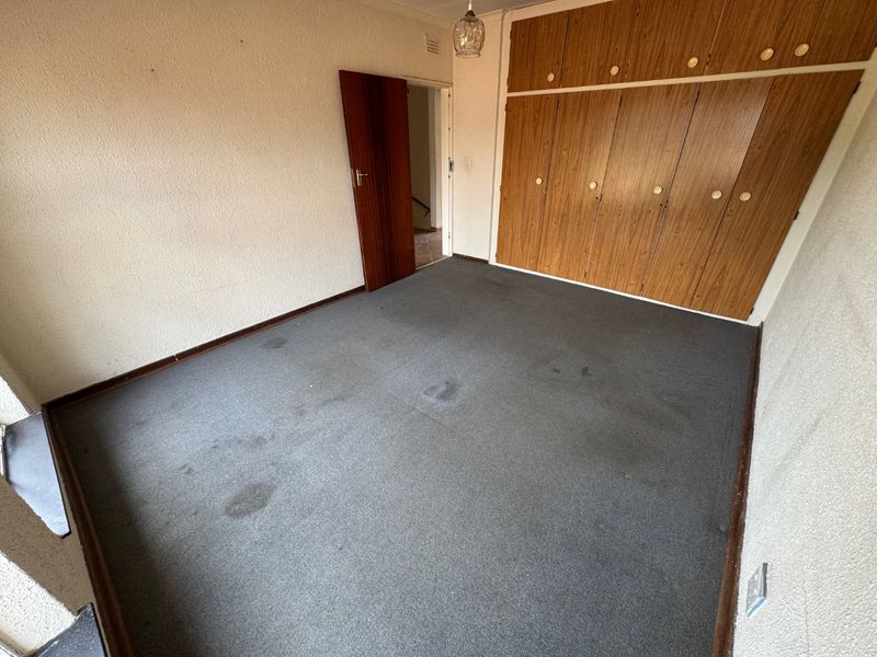 Cozy Two-Bedroom Home with Secure Parking - Photo 9