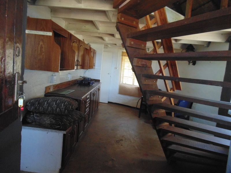 1 BEDROOM UNIT WITH LOFT, DECK AND SEA VIEW IN HIBBERDENE - Photo 4