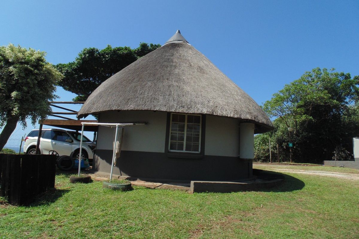 1 BEDROOM UNIT WITH LOFT, DECK AND SEA VIEW IN HIBBERDENE - Photo 3