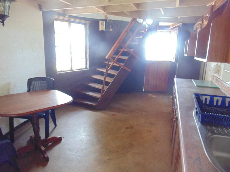 1 BEDROOM UNIT WITH LOFT, DECK AND SEA VIEW IN HIBBERDENE - Photo 10