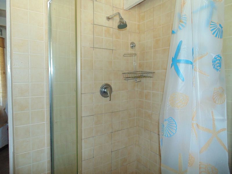 1 BEDROOM UNIT WITH LOFT, DECK AND SEA VIEW IN HIBBERDENE - Photo 9