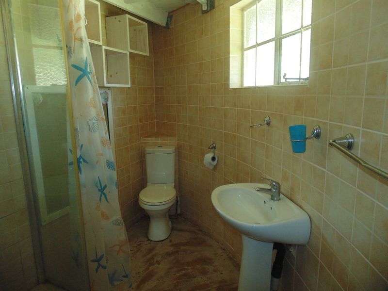 1 BEDROOM UNIT WITH LOFT, DECK AND SEA VIEW IN HIBBERDENE - Photo 8