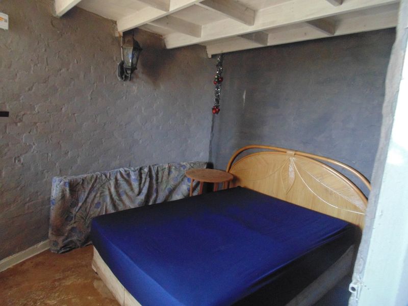 1 BEDROOM UNIT WITH LOFT, DECK AND SEA VIEW IN HIBBERDENE - Photo 5