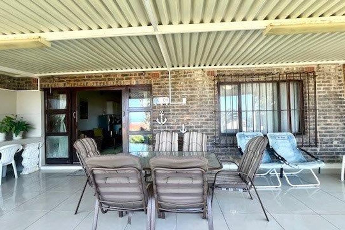 Modern Coastal Townhouse With Stunning Sea Views – Fully Furnished & Includes A Beach Buggy! - Photo 5