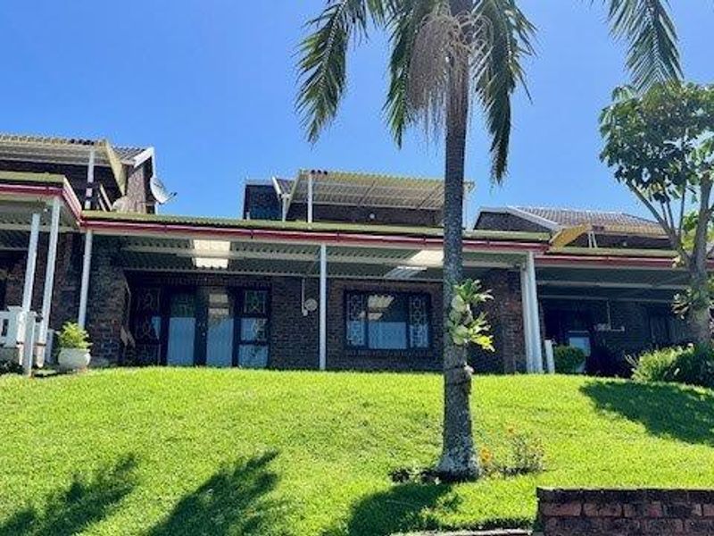 Modern Coastal Townhouse With Stunning Sea Views – Fully Furnished & Includes A Beach Buggy! - Photo 2