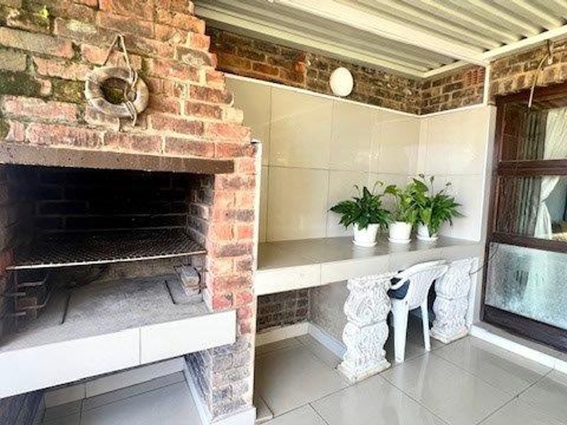 Modern Coastal Townhouse With Stunning Sea Views – Fully Furnished & Includes A Beach Buggy! - Photo 6