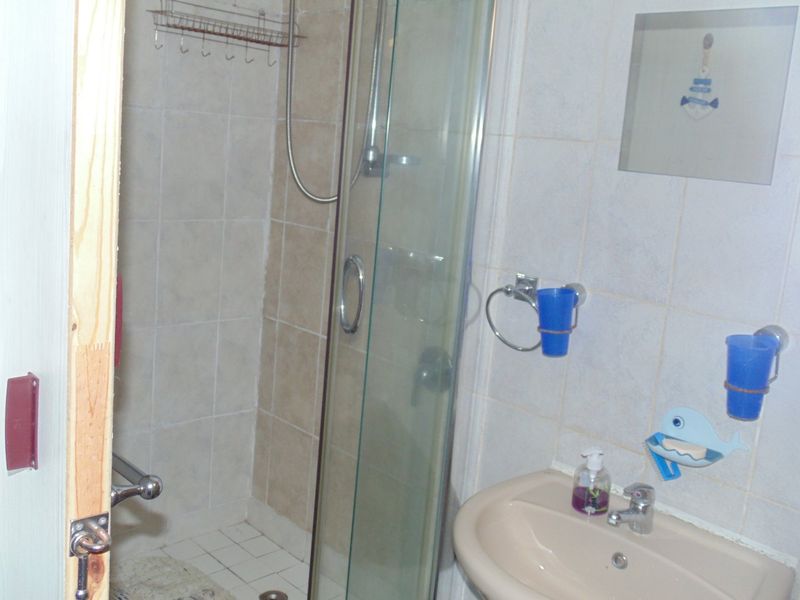 COSY BACHELORS UNIT FOR SALE - Photo 8