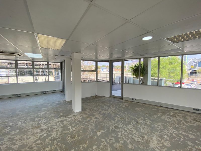 Prime Office Space Available In Lynnwood Manor - Photo 8