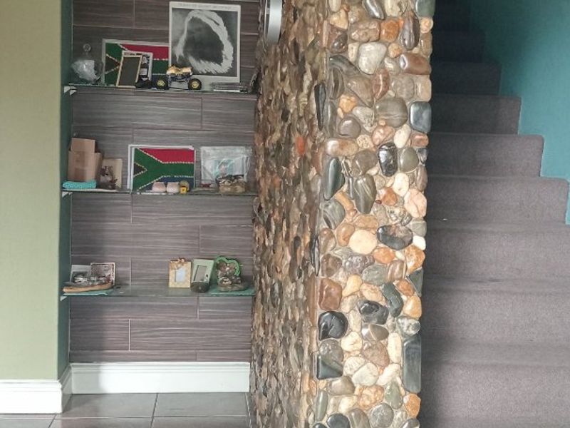 Lovely 4 Bedroom Home in Westridge - Photo 5