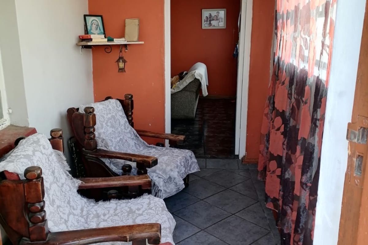 Spacious family home with entertainment  - Photo 5