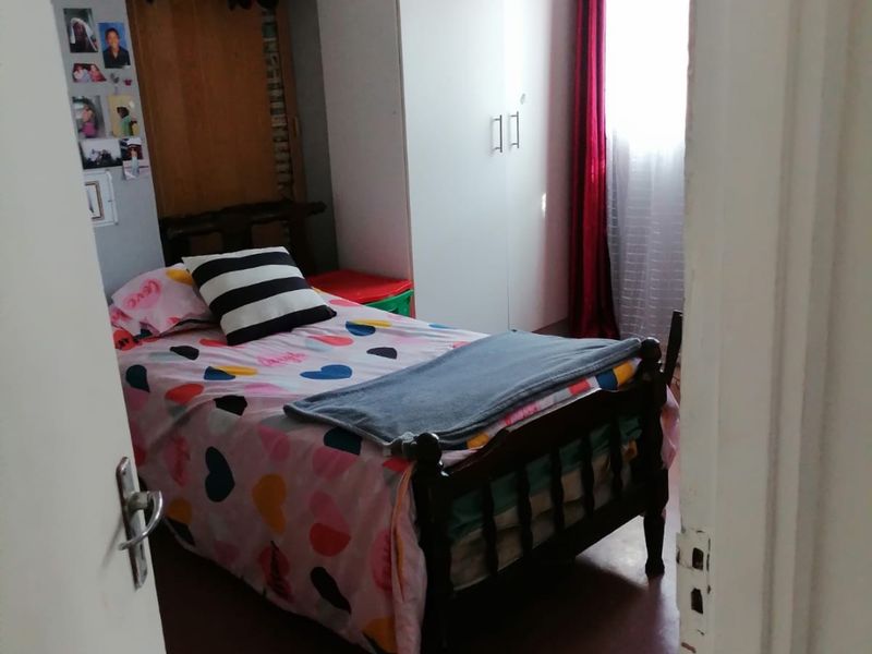 Spacious family home with entertainment  - Photo 10