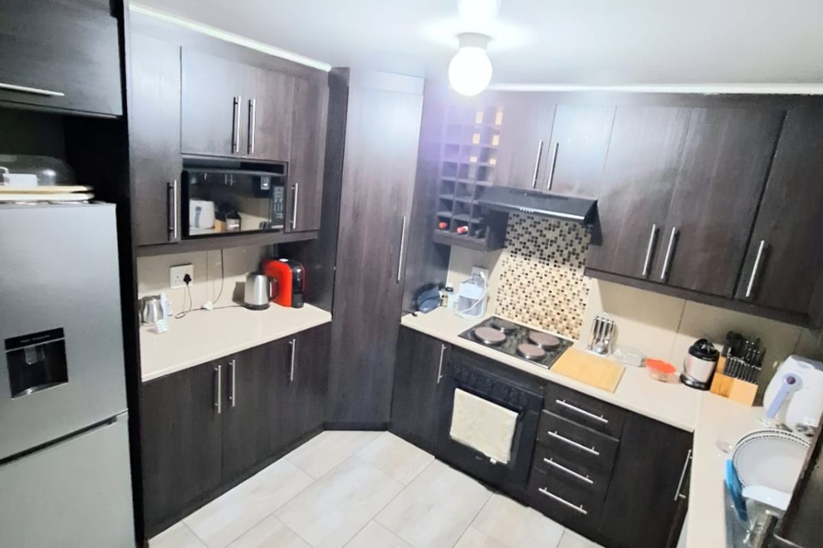 2 Bedroom House for Sale in Rustdal - Photo 5