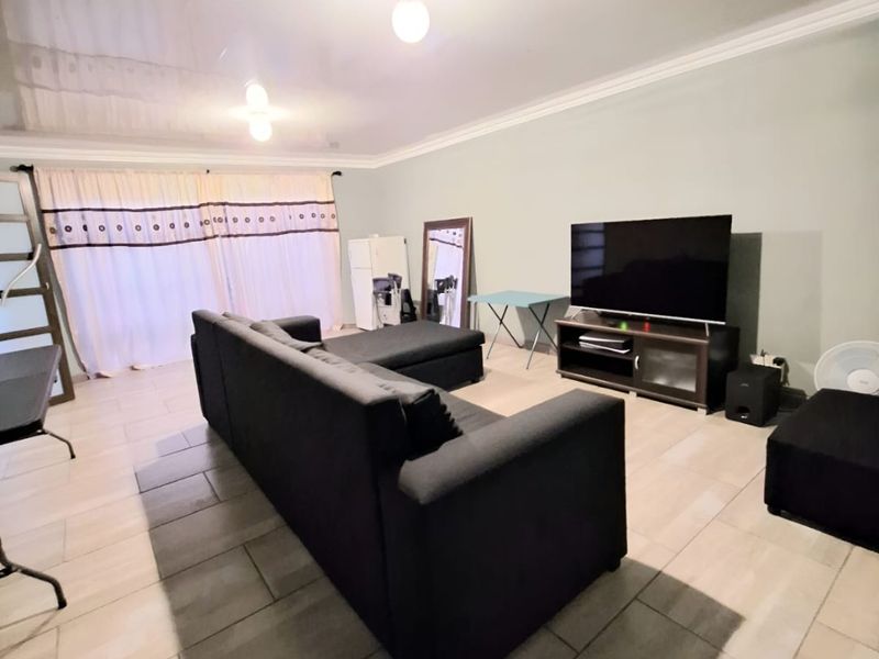 2 Bedroom House for Sale in Rustdal - Photo 9