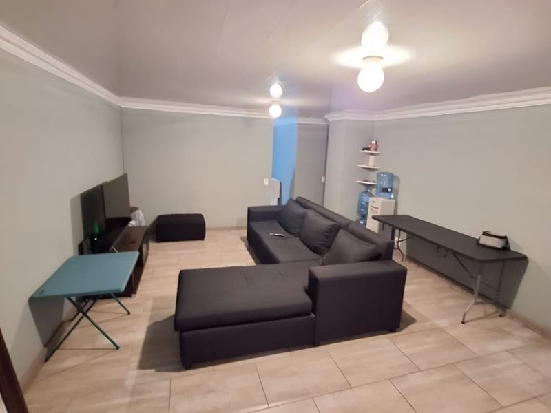 2 Bedroom House for Sale in Rustdal - Photo 7