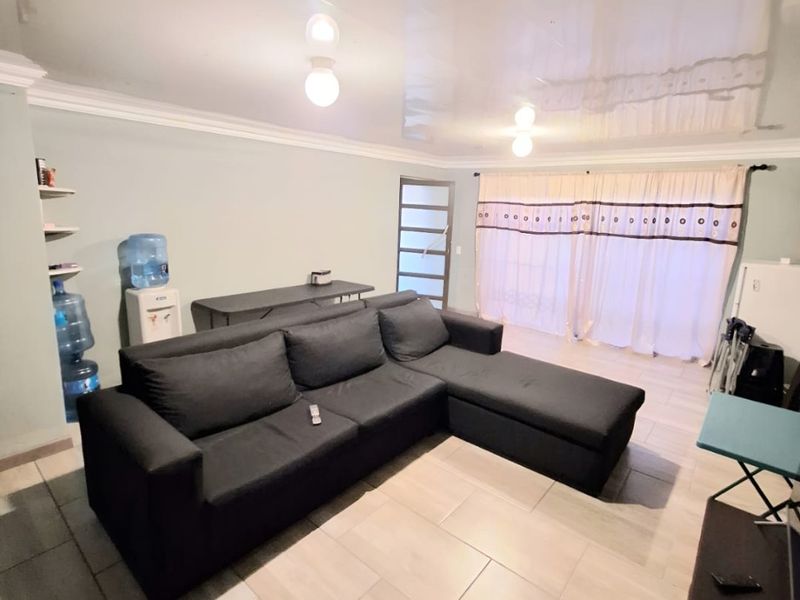 2 Bedroom House for Sale in Rustdal - Photo 6