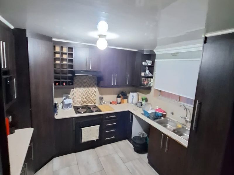 2 Bedroom House for Sale in Rustdal - Photo 3