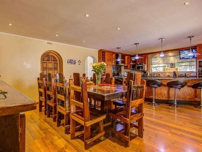 Spacious Family Home with Modern Amenities - Photo 2