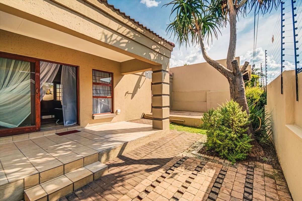 Charming Home with Practical Features - Photo 3