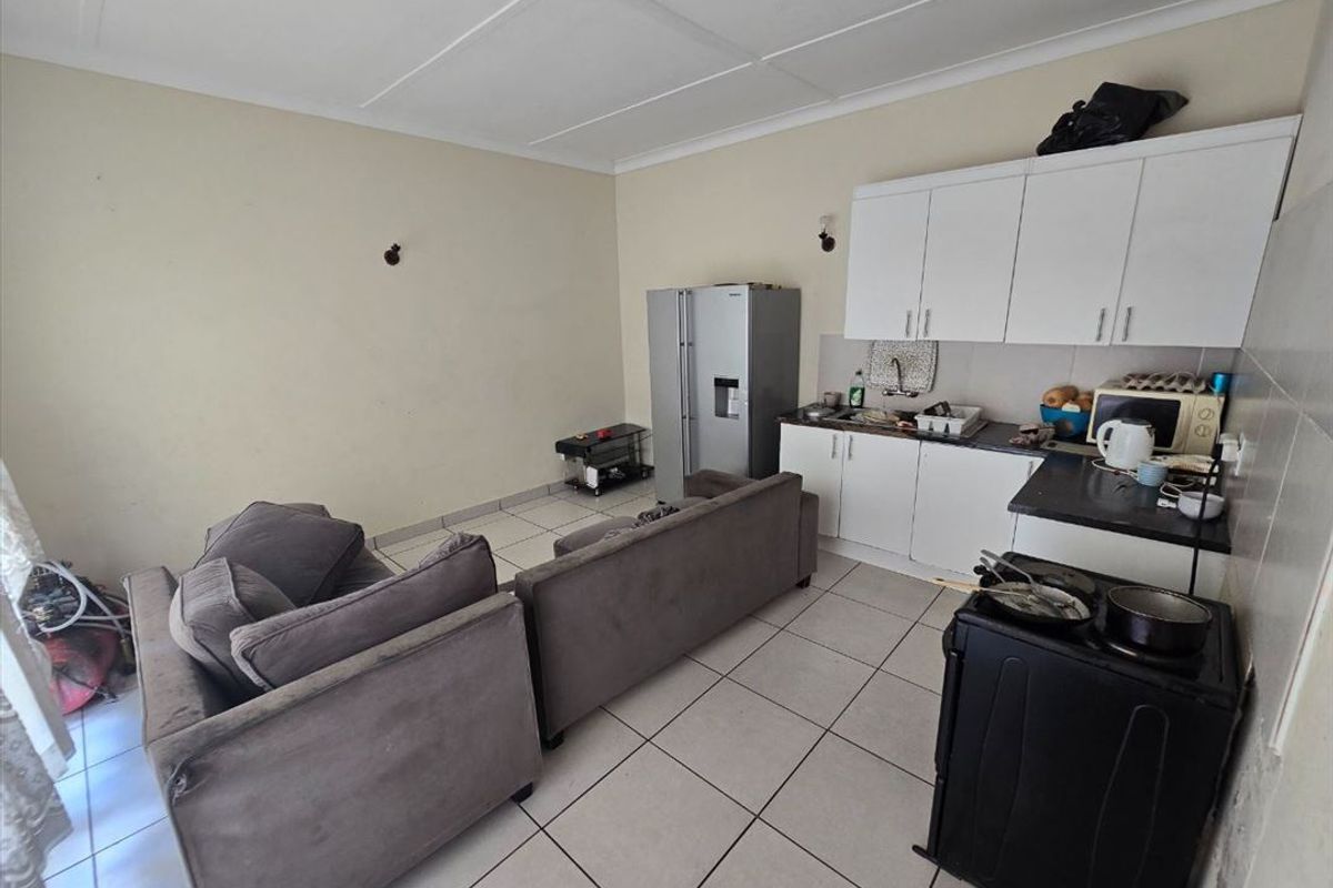 What a Buy - Photo 2