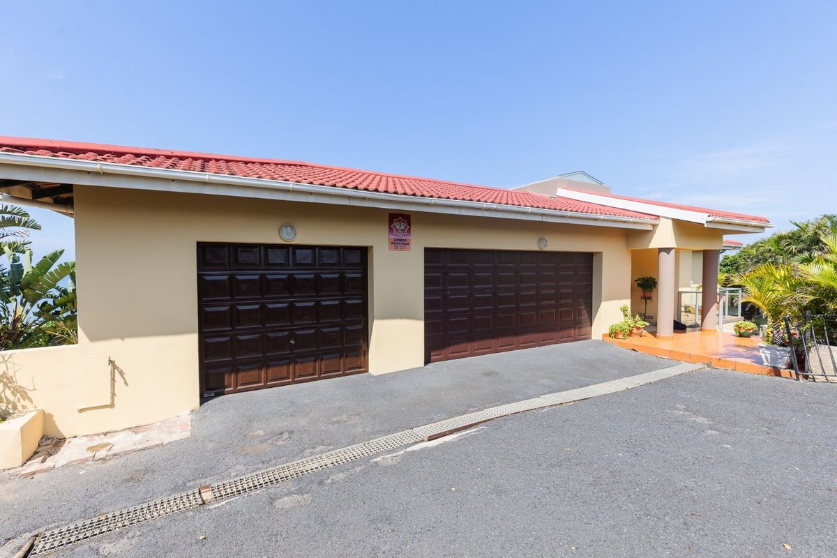 Absolutely Amazing 6 Bedroom House In Oslo beach! - Photo 3