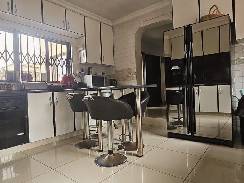 Cozy and Comfortable Lifestyle - Photo 8