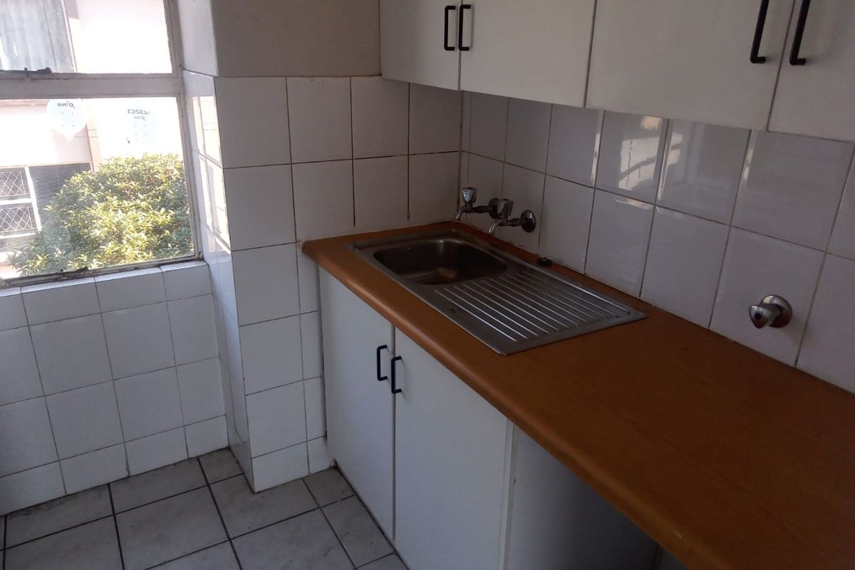 2 Bedroom apartment in Birchleigh - Photo 2