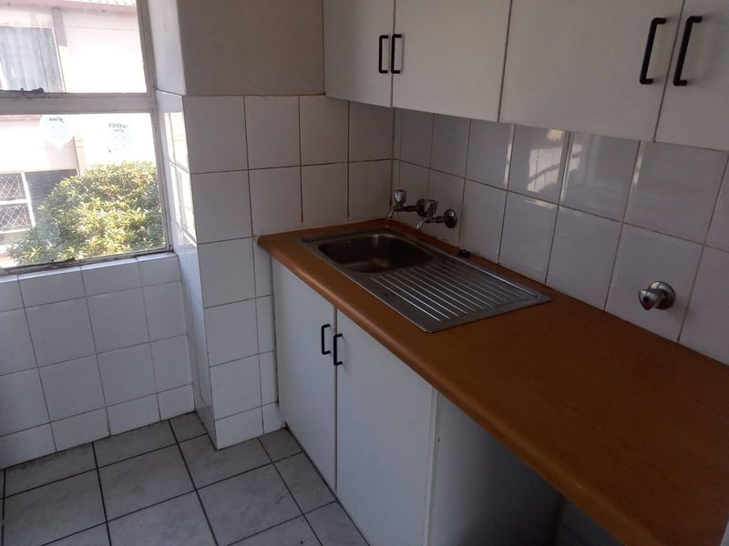 2 Bedroom apartment in Birchleigh - Photo 2